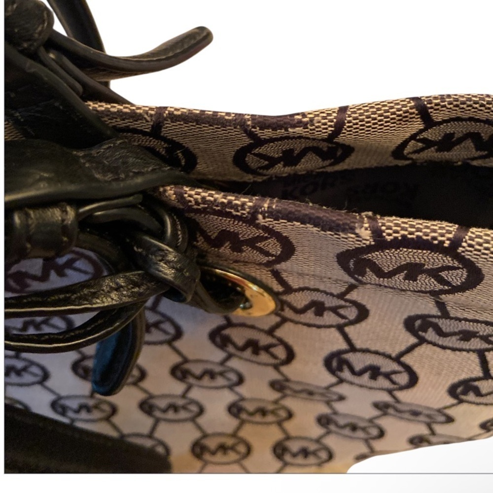 Michael Kors Jet Set North South Monogram Tote - Beige & Black - Picture 5 of 8